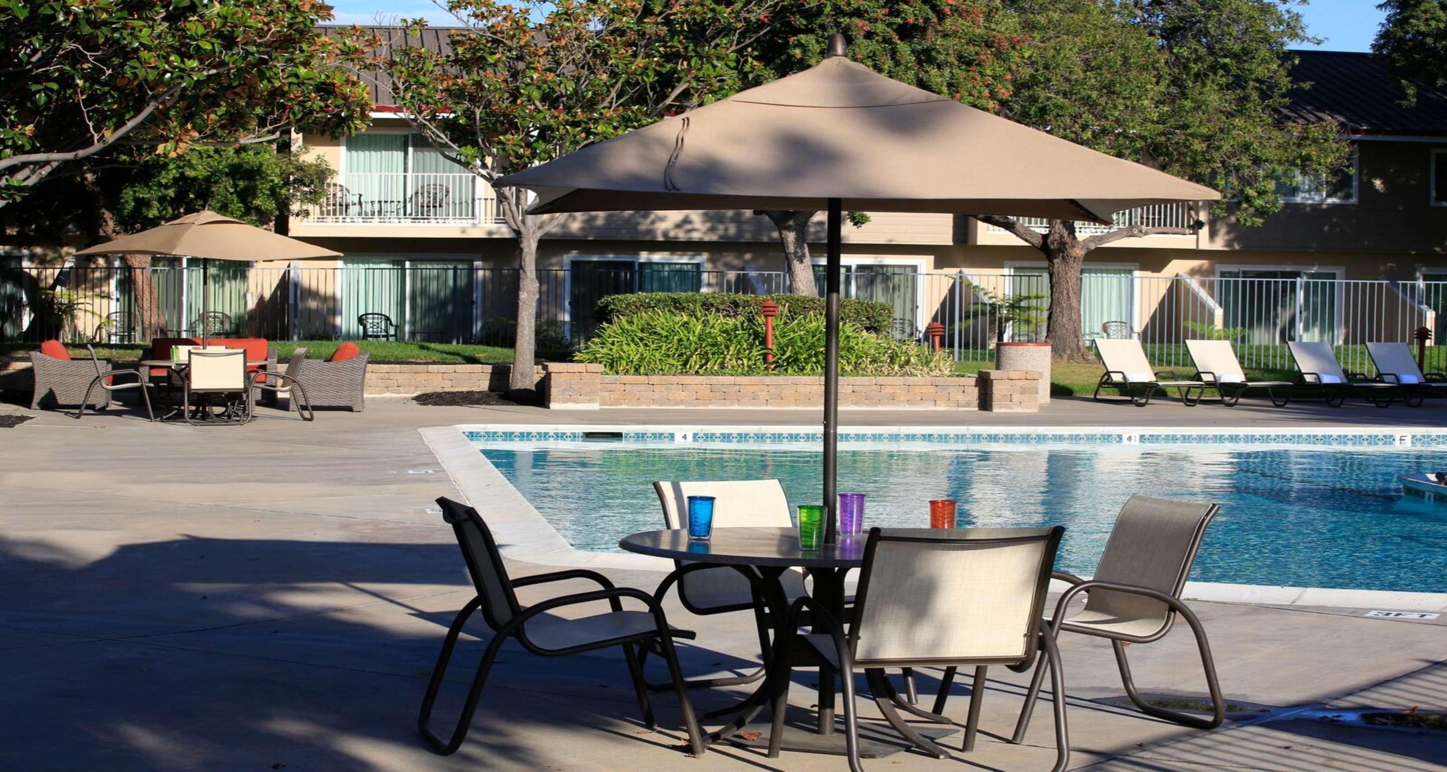 Western Garden Court 3*