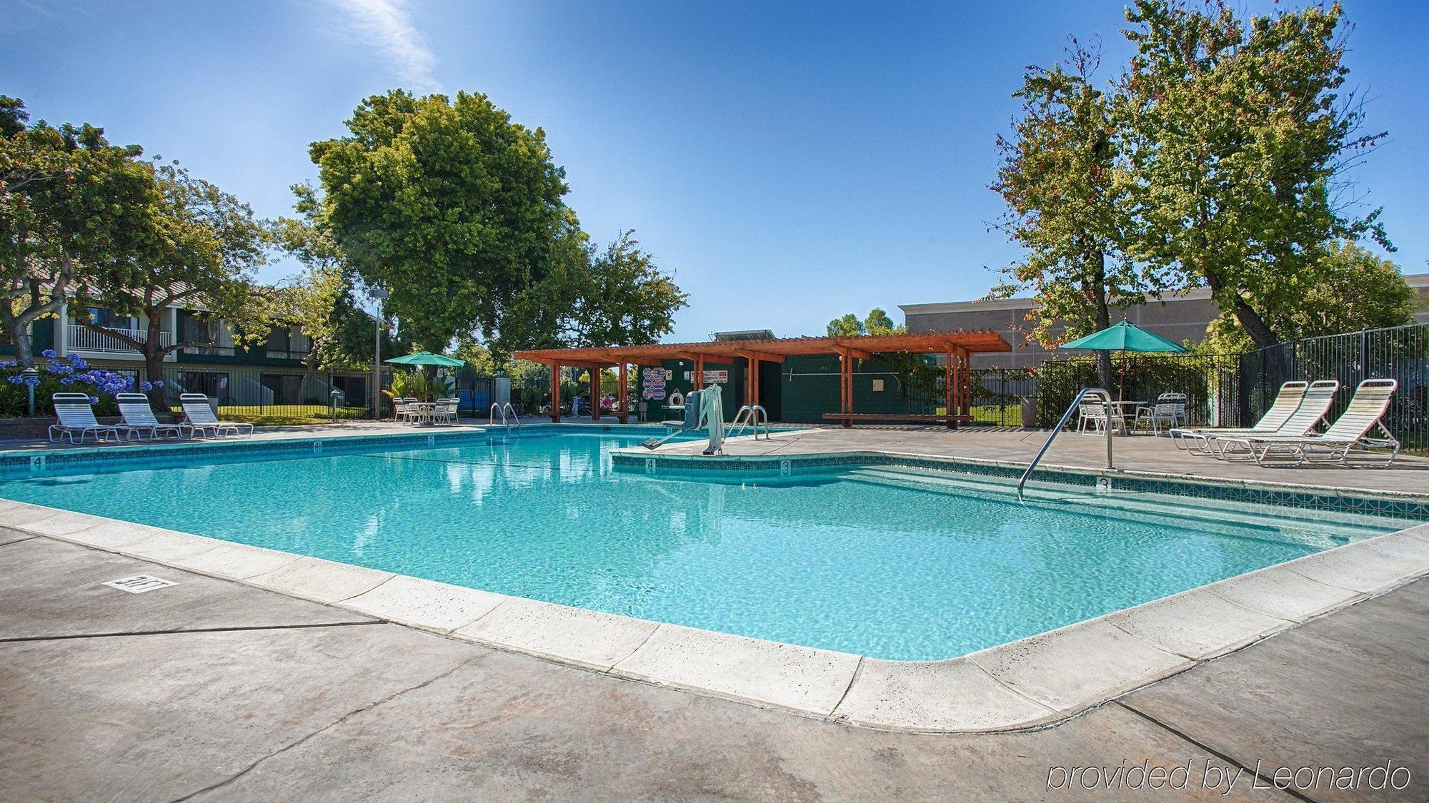 Western Garden Court