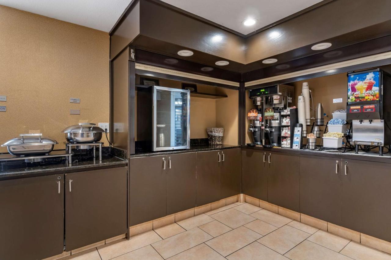 Best Western Plus Garden Court Hotel 3*